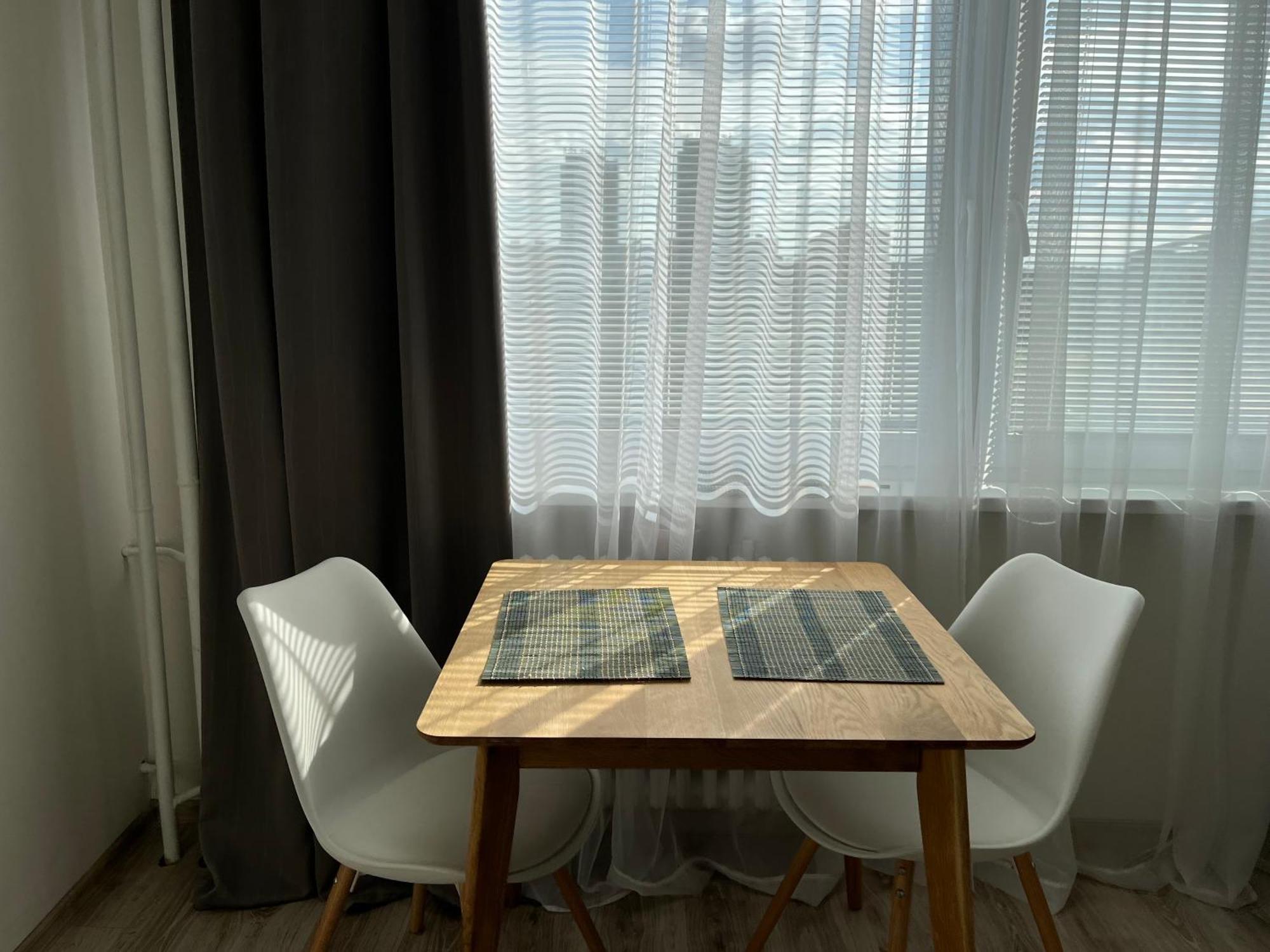 Sunny Minimalistic Flat Near Metro Opatov Apartment - Prague — Photos 3